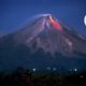 Major Eruption Imminent? Earthquake Swarms Reported At Mt. Hood, Mt. Rainier And Mt. St. Helens Volcano-Erupting-Full-Moon-Public-Domain-460x309-b44c04f020931a68f90de62ddaf3edd0d7722d77
